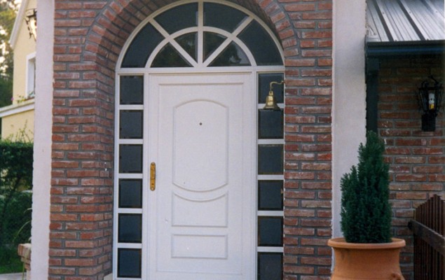P001